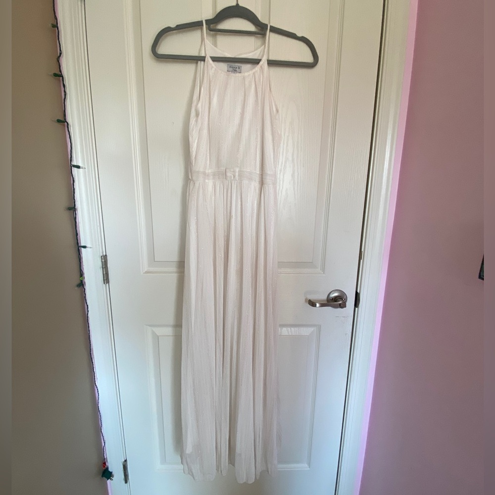 Prom/homecoming/formal dress evening gown white with gold sparkle size 4 size 6